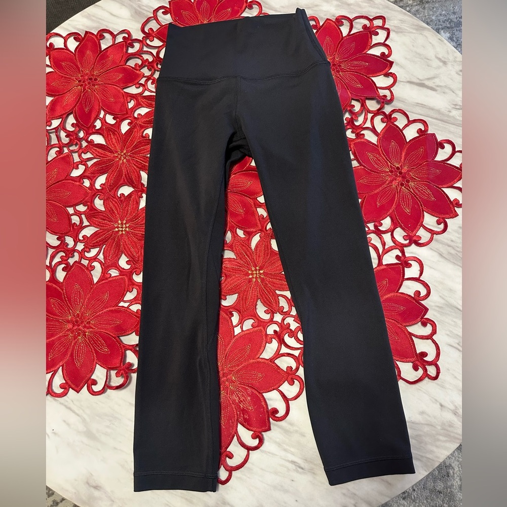 Black buttery soft Lulu lemon Leggings size 2 like new